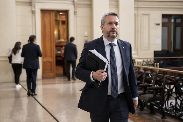 Chile aprova projeto anti deepfakes