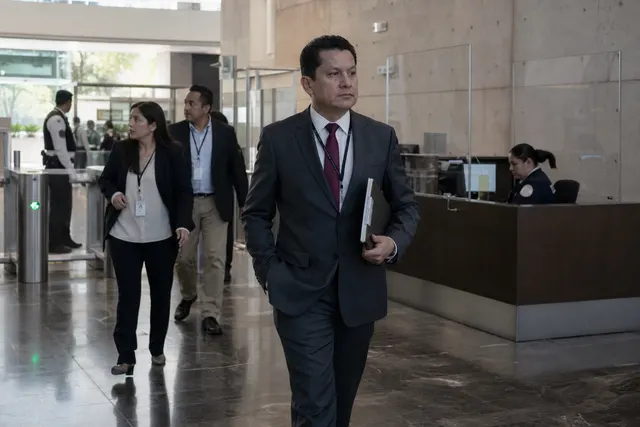 México revisará inversión extranjera por seguridad