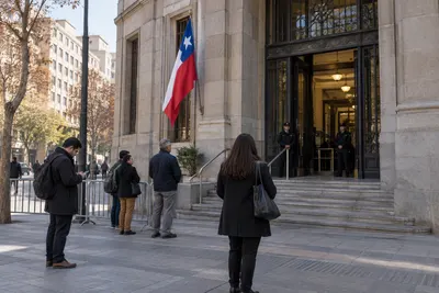 Chile keeps Law 21,719 delay under review